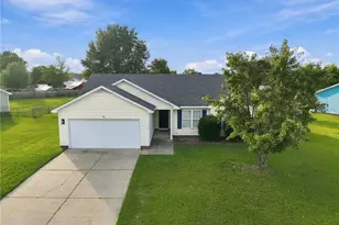 146 Cavalier Dr, Raeford, NC 28376 - Photo 4