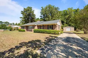 405 W Rd, Lumberton, NC 28358 - Photo 2
