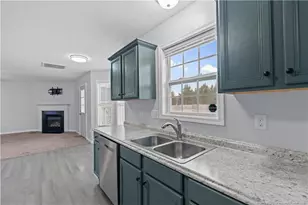 525 Bellgrove Dr, Hope Mills, NC 28348 - Photo 12