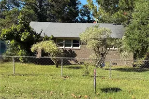523 E 5th Ave, Raeford, NC 28376 - Photo 2