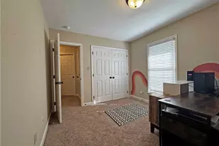 709 Longview Dr, Fayetteville, NC 28311 - Photo 16