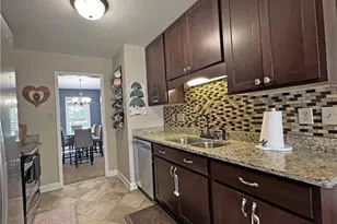 709 Longview Dr, Fayetteville, NC 28311 - Photo 10