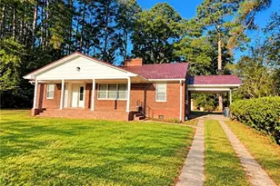 1104 S Main St, Fairmont, NC 28340 - Photo 2