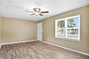 109 E Walnut St, Bladenboro, NC 28320 - Photo 8