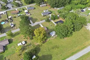 109 E Walnut St, Bladenboro, NC 28320 - Photo 48