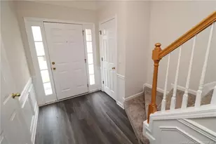 802 Sutter Gate Ln, Morrisville, NC 27560 - Photo 2