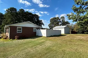 754 W Horne Rd, Rowland, NC 28383 - Photo 6