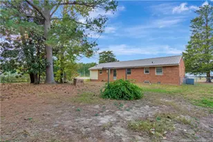 127 Lake Dr, Lumberton, NC 28358 - Photo 14