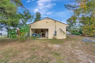 127 Lake Dr, Lumberton, NC 28358 - Photo 16