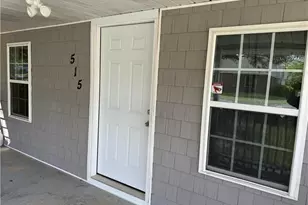 515 McInnis St, Pembroke, NC 28372 - Photo 6