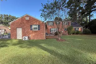 315 W Edinborough Ave, Raeford, NC 28376 - Photo 6