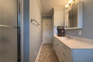 315 W Edinborough Ave, Raeford, NC 28376 - Photo 26