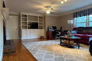 315 W Edinborough Ave, Raeford, NC 28376 - Photo 28