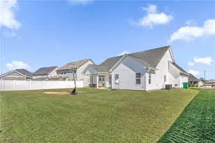 4828 McKinnon Farm Rd, Fayetteville, NC 28304 - Photo 2