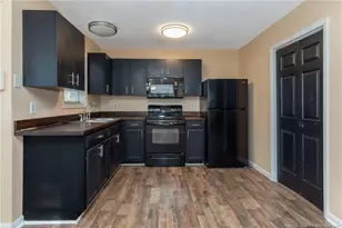 1021 Wood Creek Dr, Fayetteville, NC 28314 - Photo 8