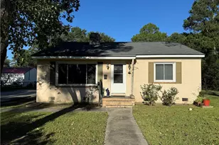 405 N Dickson St, Raeford, NC 28376 - Photo 2