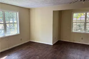 1427 Elma St, Spring Lake, NC 28390 - Photo 4