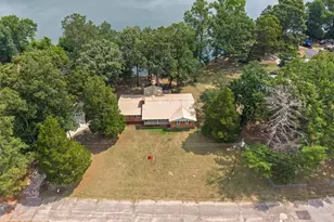 113 Lakeview Dr, Red Springs, NC 28377 - Photo 6