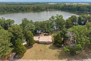 113 Lakeview Dr, Red Springs, NC 28377 - Photo 8