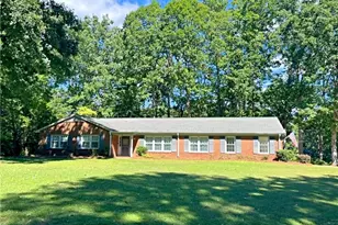 1904 Lord Ashley Dr, Sanford, NC 27330 - Photo 2