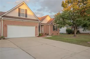 1023 Canter Ln, Hope Mills, NC 28348 - Photo 2