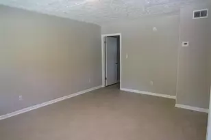 210-23 Colonial Dr, Fayetteville, NC 28301 - Photo 2
