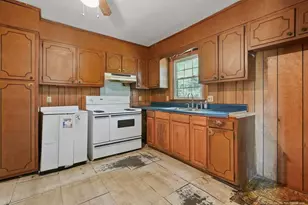 878 Carolina Church Rd, Saint Pauls, NC 28384 - Photo 6