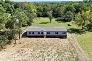 832 Burgess Cir, Broadway, NC 27505 - Photo 2