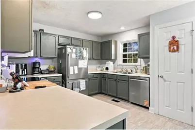 5885 Saint Patricks Drive, Fayetteville, NC 28306 - Photo 18