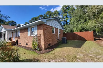 102 W McLeod Street, Maxton, NC 28364 - Photo 4