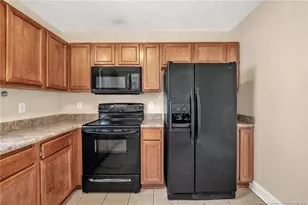 1631 Silver Ridge Ct, Fayetteville, NC 28304 - Photo 6