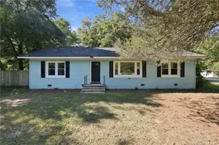 1090 Strickland Bridge Rd, Fayetteville, NC 28304 - Photo 1