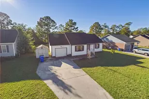 228 Eppingdale Dr, Spring Lake, NC 28390 - Photo 2
