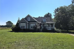1103 Forrest Dr, Bladenboro, NC 28320 - Photo 1
