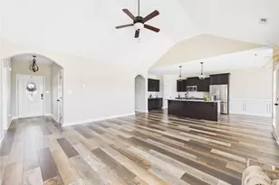 3005 S Kilchattan Dr, Fayetteville, NC 28306 - Photo 8