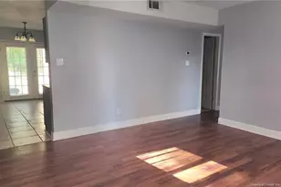 523 Crooked Creek Ct, Fayetteville, NC 28311 - Photo 2