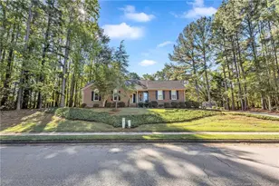 2505 Buckingham Dr, Sanford, NC 27330 - Photo 2