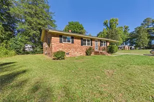1945 Sloan Ave, Fayetteville, NC 28312 - Photo 2