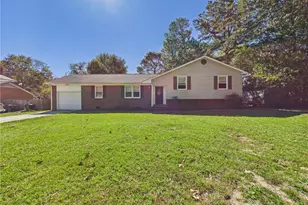 5702 Lochness Ct, Fayetteville, NC 28304 - Photo 1