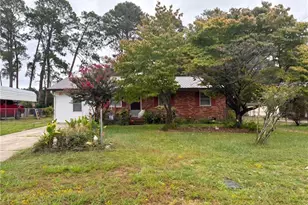 421 Lynhurst Dr, Fayetteville, NC 28314 - Photo 1