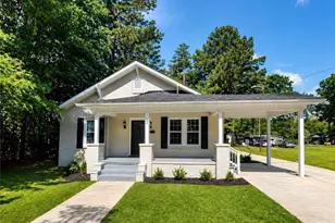 304 S Patterson St, Maxton, NC 28364 - Photo 1