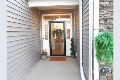 202 Oak Pointe Circle, Lumberton, NC 28358 - Photo 4