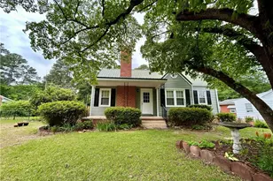 211 N Roberts St, Raeford, NC 28376 - Photo 1
