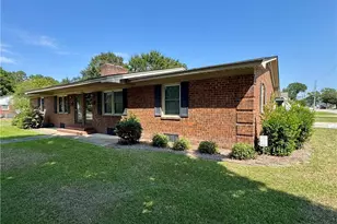 1502 N Pine St, Lumberton, NC 28358 - Photo 1