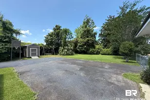 215 W Palm Ave, Foley, AL 36535 - Photo 10