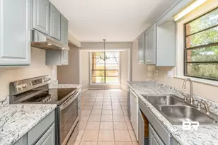 5805 Holly Hill Ct, Mobile, AL 36609 - Photo 6