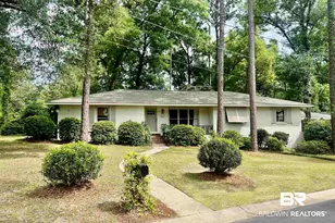 451 Ivy Cir, Fairhope, AL 36532 - Photo 1