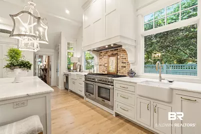 59 N Summit Street, Fairhope, AL 36532 - Photo 2