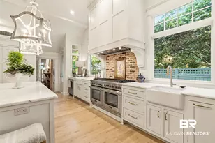 59 N Summit St, Fairhope, AL 36532 - Photo 2