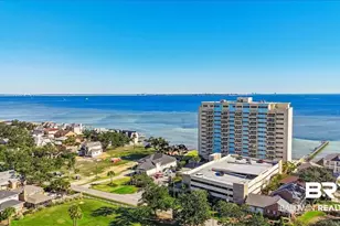 825 Bayshore Dr, Pensacola, FL 32507 - Photo 2